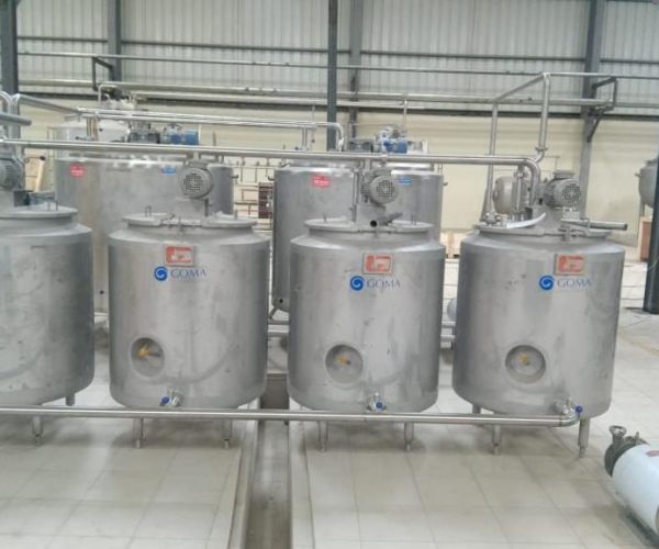 Ice cream manufacturing machine